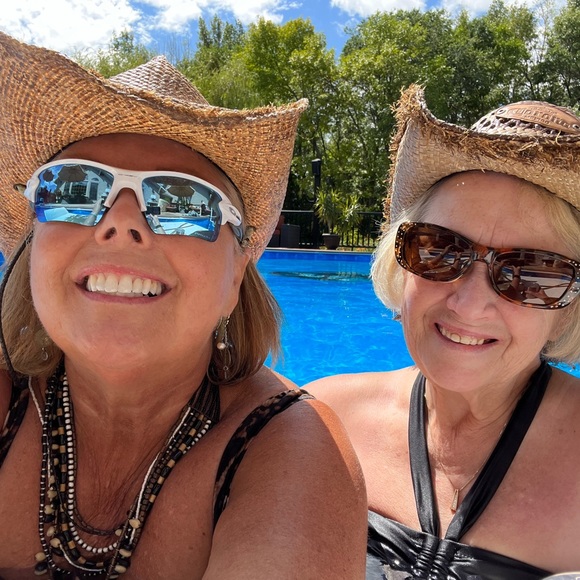 Meet your Posh Designer - Picture 4 of 4